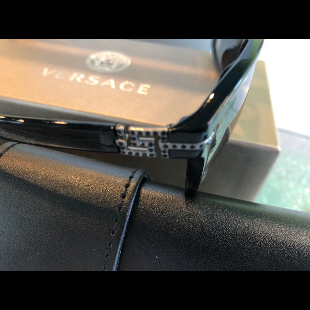 Authentic Versace Sunglasses - Picture 4 of 6